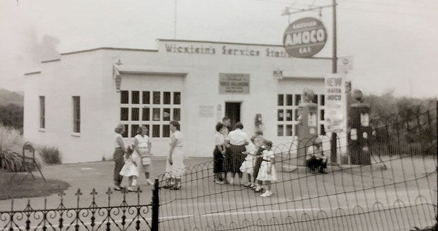 Scoupe-service station1956